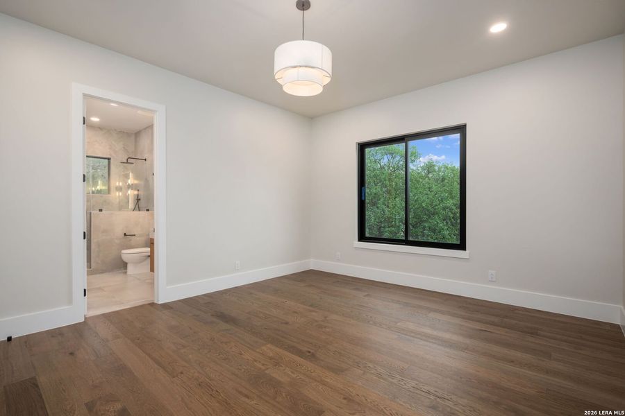 Spacious, unfurnished interior of a new home in , San Antonio (Image 24).