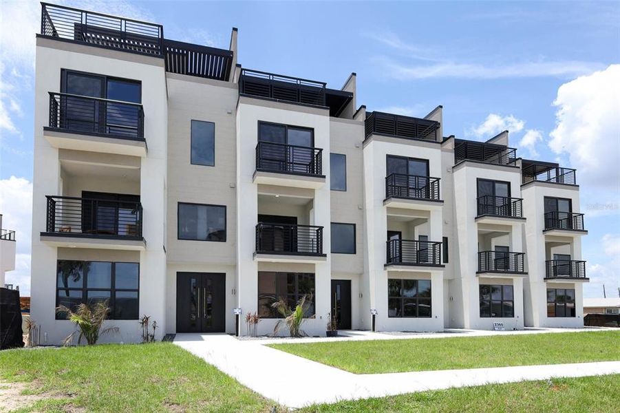 Condo located in Ormond Beach, FL showcasing its design and architecture (Image 4). Condo located in Ormond Beach, FL showcasing its design and architecture (Image 4).