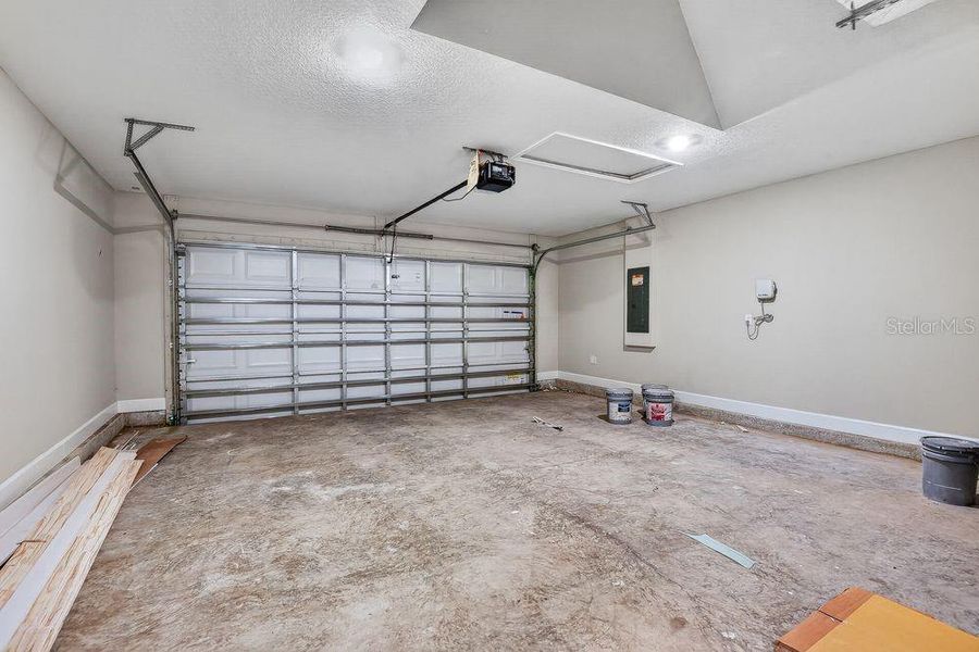 Spacious, unfurnished interior of a new home in Colbert Landings, Palm Coast (Image 30).