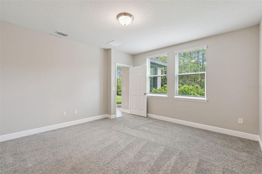 Spacious, unfurnished interior of a new home in , Daytona Beach (Image 23).