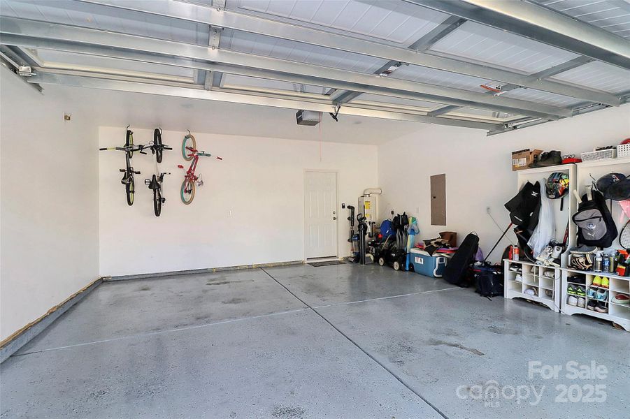 Spacious, unfurnished interior of a new home in McKee Grove, Charlotte (Image 19).