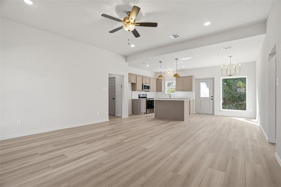 Spacious, unfurnished interior of a new home in , Whitney (Image 18).