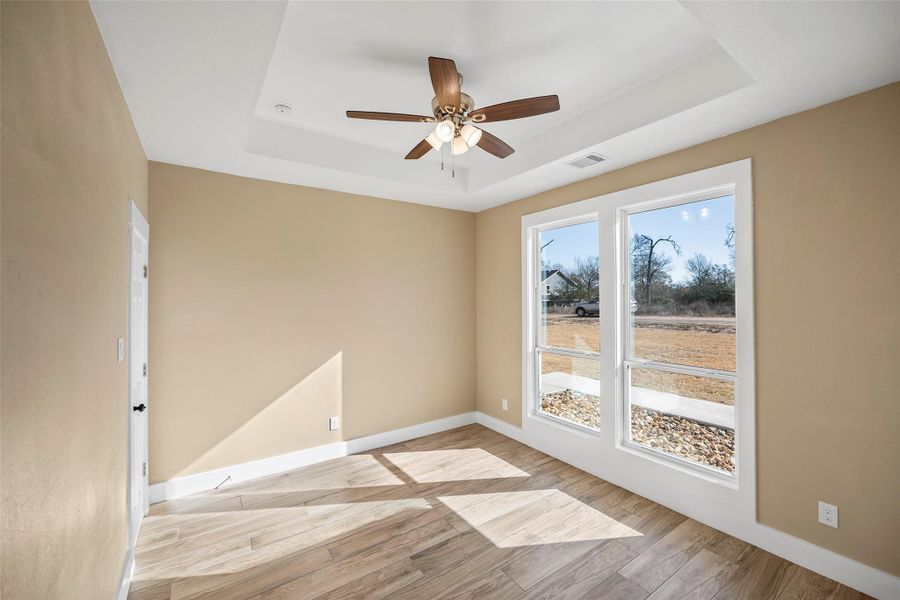 Spacious, unfurnished interior of a new home in , Hempstead (Image 14).