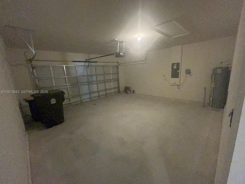 Spacious, unfurnished interior of a new home in , Bartow (Image 12). Spacious, unfurnished interior of a new home in , Bartow (Image 12).