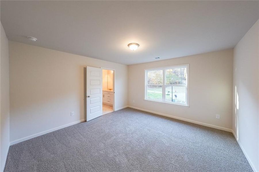 Spacious, unfurnished interior of a new home in , Dawsonville (Image 13).