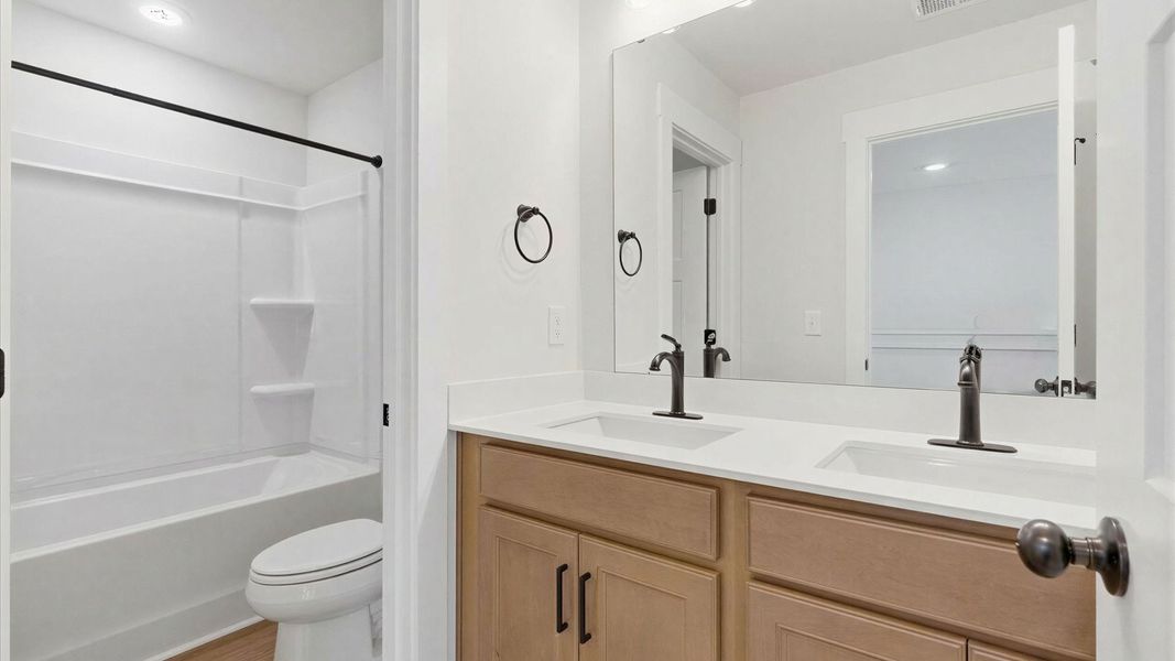 Furnished interior view inside a new home in Harrier Point, Woodruff (Image 24).