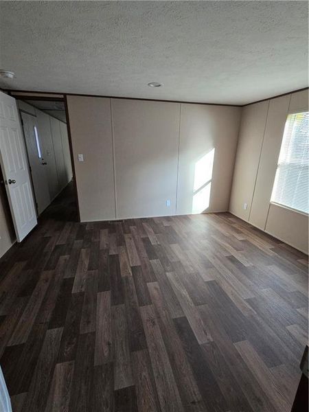 Spacious, unfurnished interior of a new home in , Ellijay (Image 7).