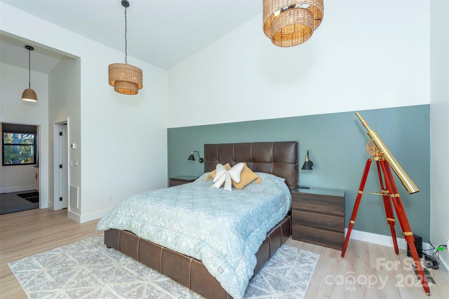 Spacious Primary Suite