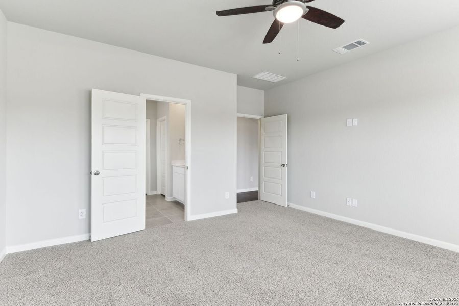 Spacious, unfurnished interior of a new home in Remington Ranch, San Antonio (Image 24). Spacious, unfurnished interior of a new home in Remington Ranch, San Antonio (Image 24).