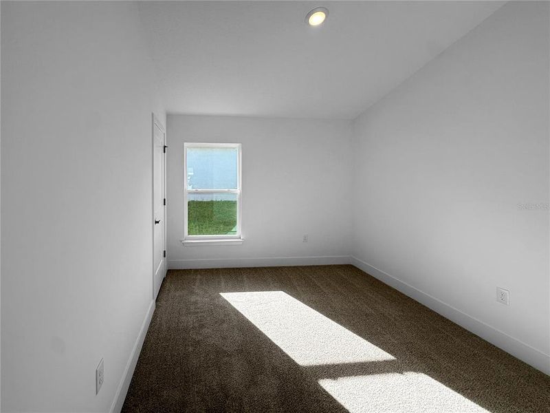 Spacious, unfurnished interior of a new home in Arbor Park, Leesburg (Image 10).