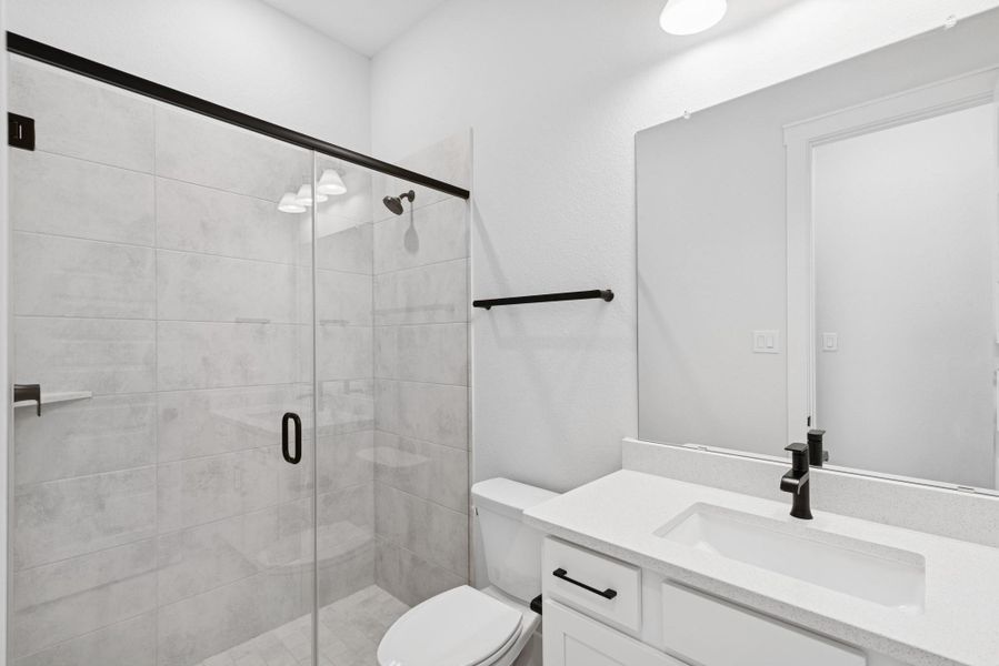 Furnished interior view inside a new home in The Highlands 40', Porter (Image 2).