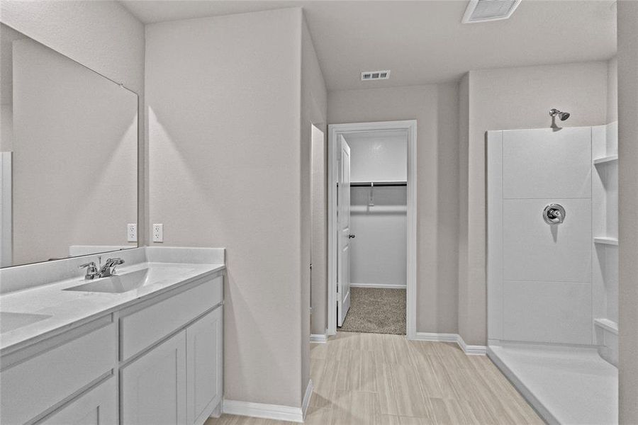 Furnished interior view inside a new home in Meadowbrook Estates, Cleburne (Image 6).