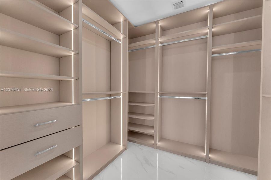 Image 37 of a home in .