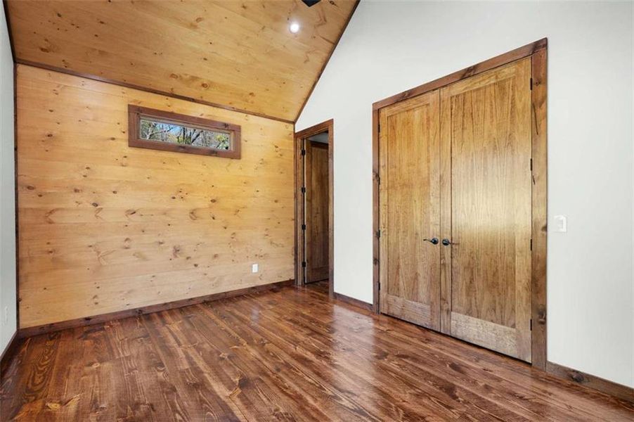 Spacious, unfurnished interior of a new home in , Mineral Bluff (Image 30).