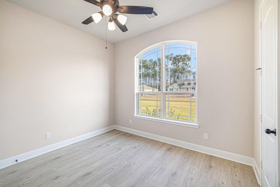 Spacious, unfurnished interior of a new home in Deer Pines, Conroe (Image 25). Spacious, unfurnished interior of a new home in Deer Pines, Conroe (Image 25).