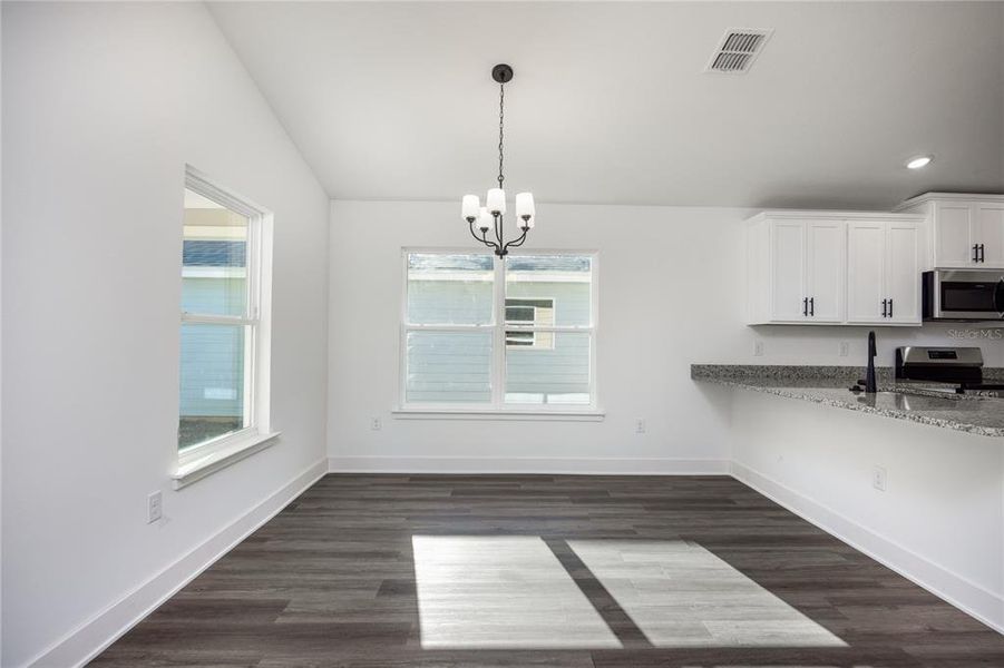 Spacious, unfurnished interior of a new home in Kirkland Farms, Alachua (Image 24).