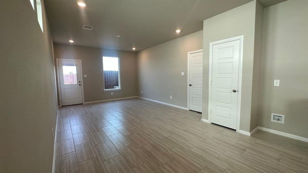 Spacious, unfurnished interior of a new home in Orchard Village, Fort Worth (Image 8). Spacious, unfurnished interior of a new home in Orchard Village, Fort Worth (Image 8).