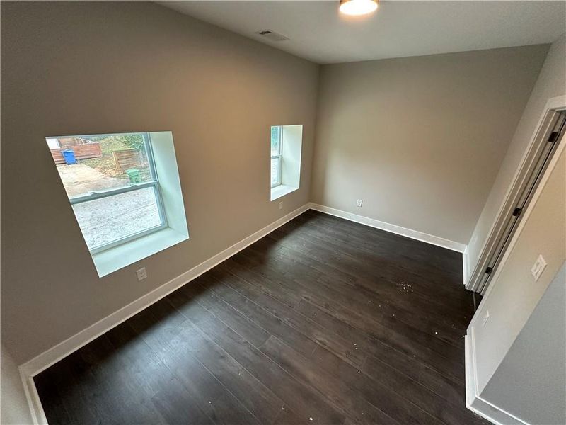 Spacious, unfurnished interior of a new home in , Atlanta (Image 19).