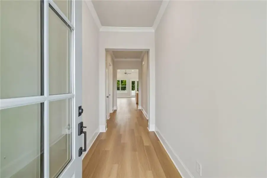 Spacious, unfurnished interior of a new home in Aberdeen, Hoschton (Image 35).