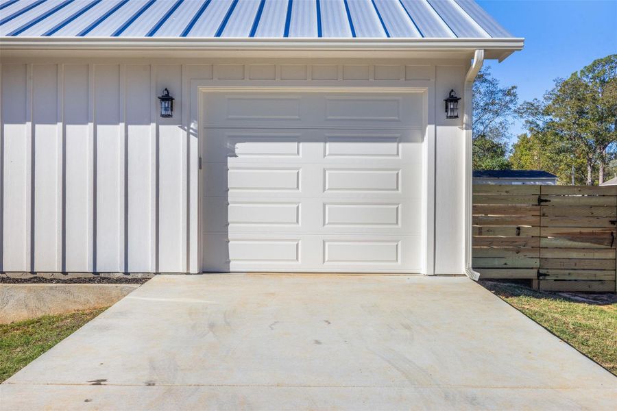 Exterior details and patio area of a home in , Franklin (Image 13).