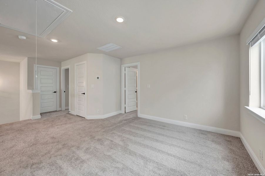 Spacious, unfurnished interior of a new home in Davis Ranch 60', San Antonio (Image 30). Spacious, unfurnished interior of a new home in Davis Ranch 60', San Antonio (Image 30).