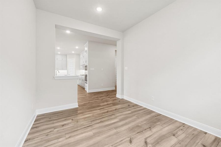 Spacious, unfurnished interior of a new home in Myrtle Creek, Waxahachie (Image 16).