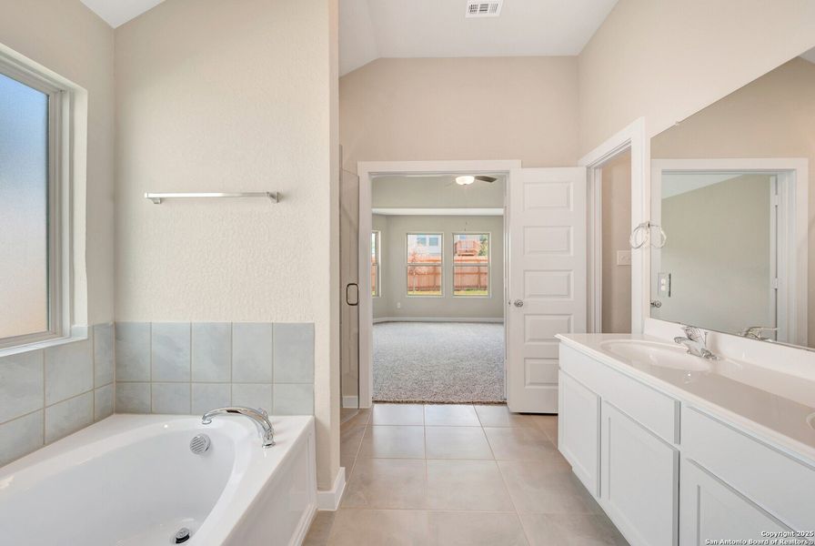 Furnished interior view inside a new home in Mesquite Ridge, San Antonio (Image 4). Furnished interior view inside a new home in Mesquite Ridge, San Antonio (Image 4).