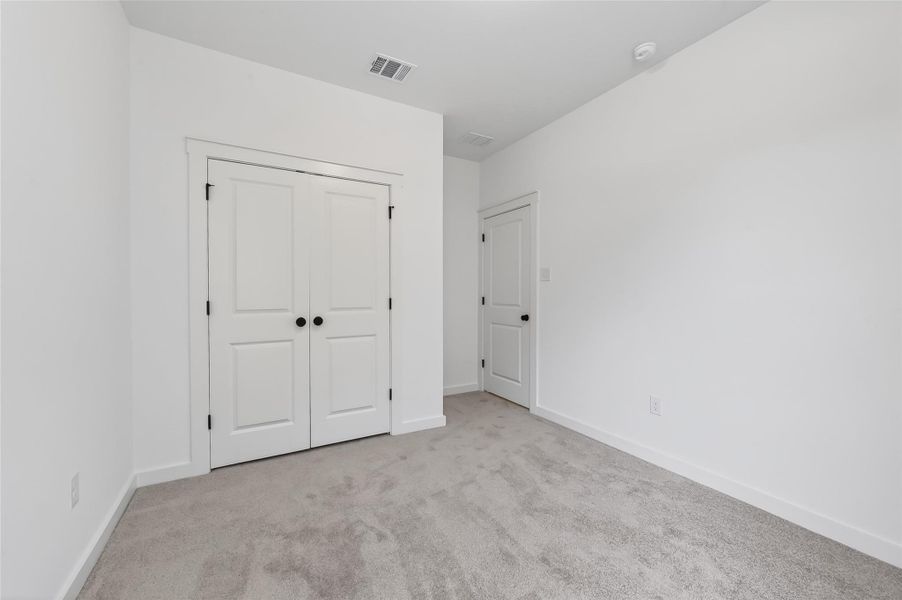 Spacious, unfurnished interior of a new home in Mostyn Springs, Magnolia (Image 17).