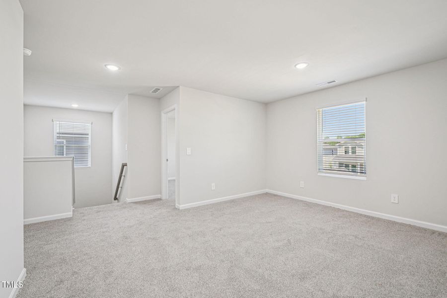 29-web-or-mls-Raleigh - Oak Manor - 721