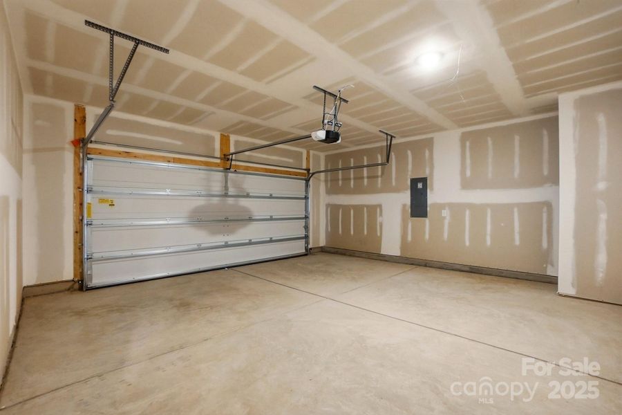 Image 42 of a home in Bellina.