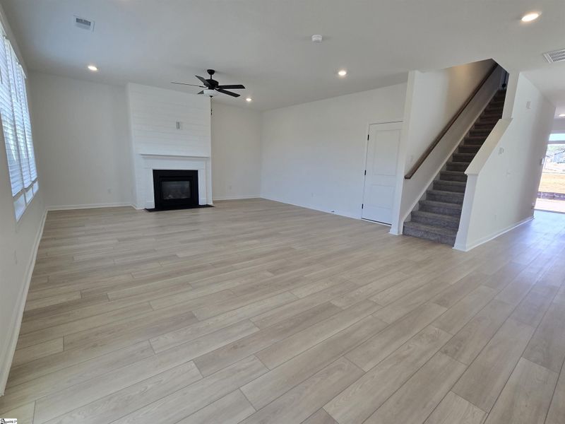 Spacious, unfurnished interior of a new home in Shiloh Trail, Wellford (Image 21).