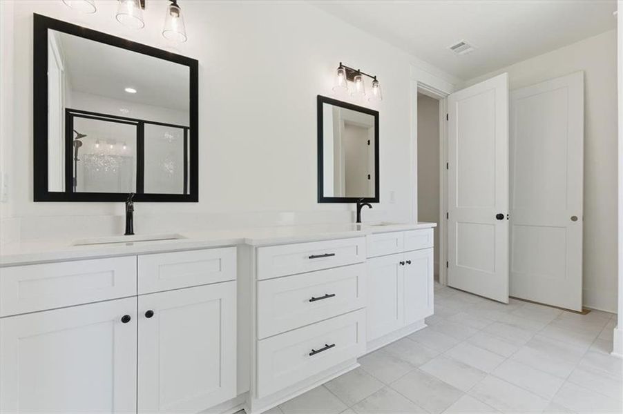 Furnished interior view inside a new home in , Waleska (Image 10).