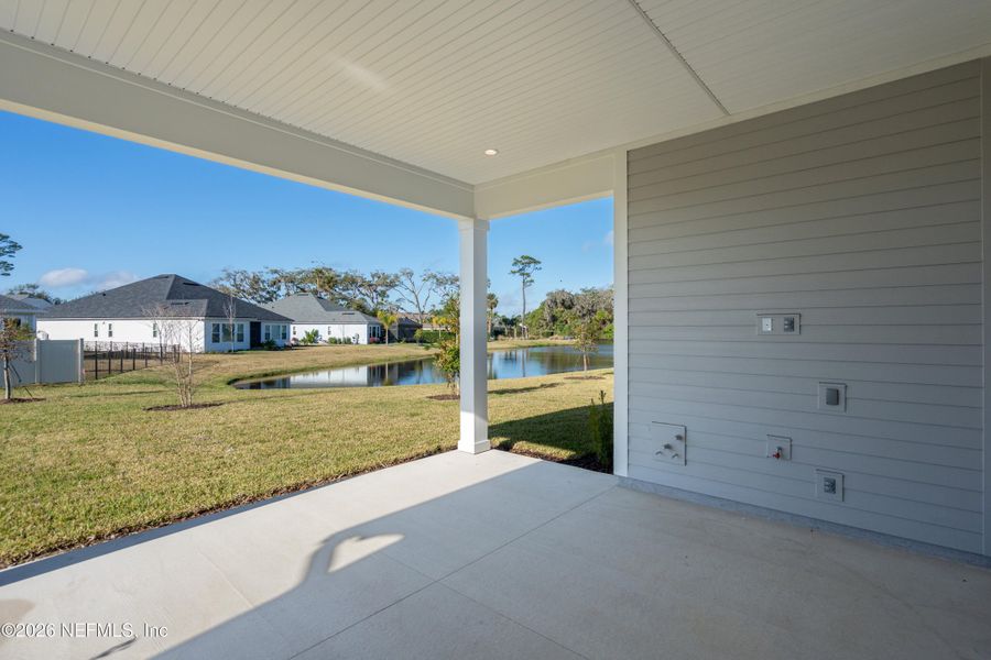 Exterior details and patio area of a home in Madeira, St. Augustine (Image 21).