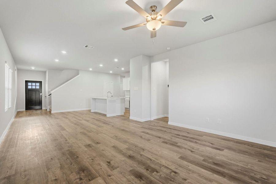 Spacious, unfurnished interior of a new home in Paloma at Sanford Farms, Waller (Image 13).