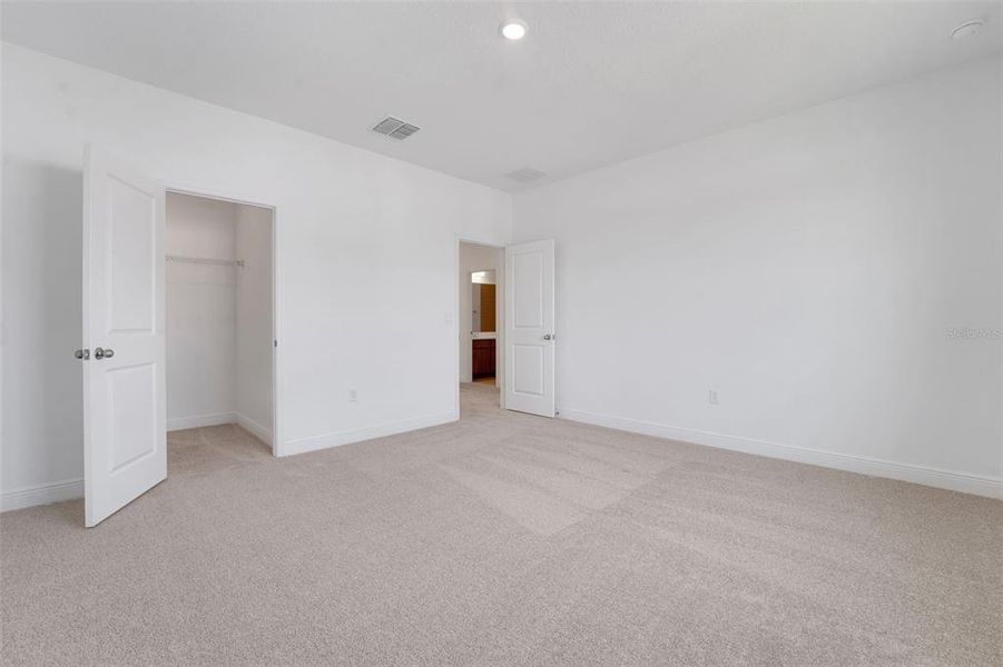 Spacious, unfurnished interior of a new home in Crossroads at Kelly Park, Apopka (Image 22).