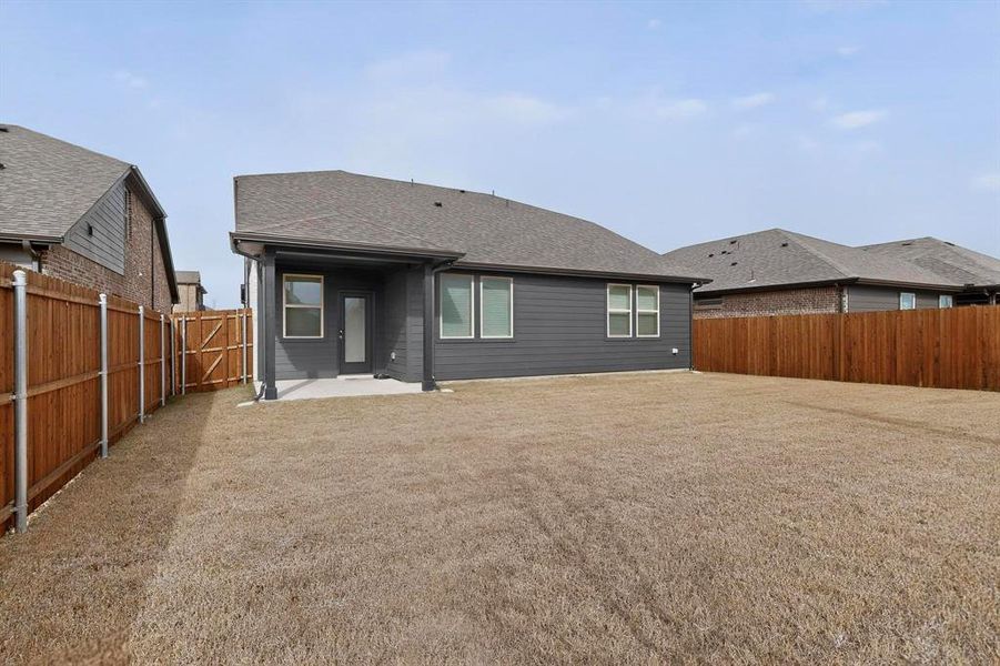Exterior details and patio area of a home in Verandah, Royse City (Image 15).