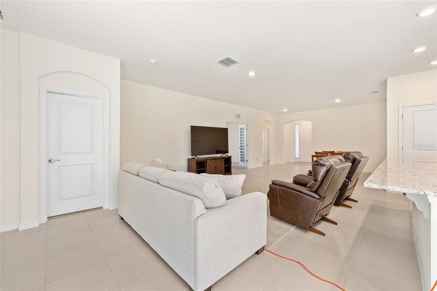 Furnished interior view inside a new home in JB Ranch, Ocala (Image 16). Furnished interior view inside a new home in JB Ranch, Ocala (Image 16).