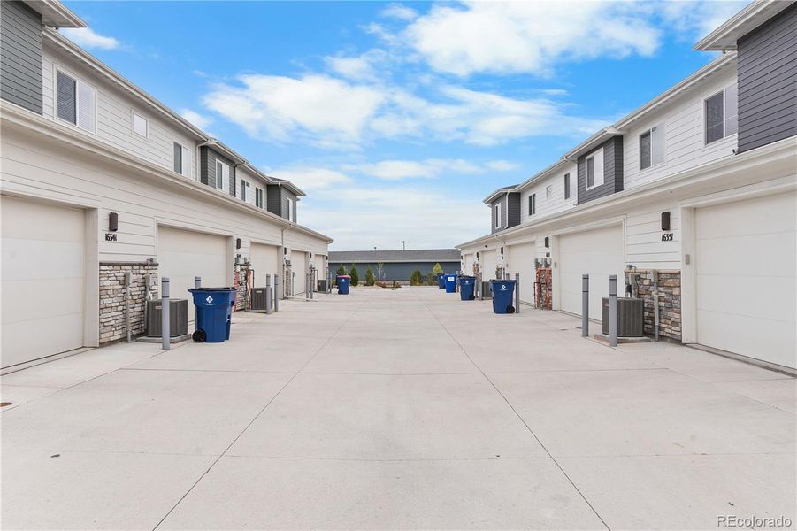 Community amenities in , Parker (Image 33).