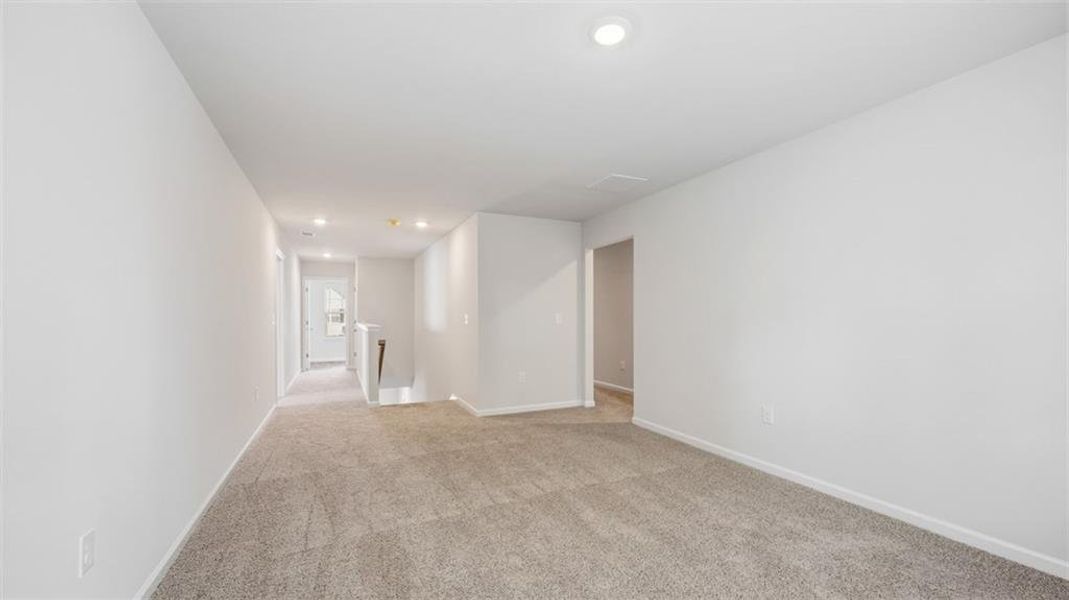 Spacious, unfurnished interior of a new home in Independence, Loganville (Image 15).