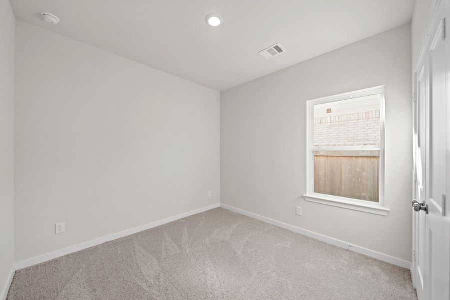 Spacious, unfurnished interior of a new home in Riverwood Ranch, Angleton (Image 12).