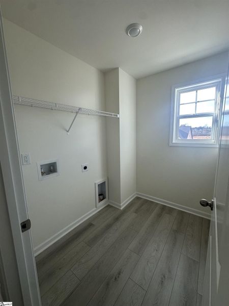 Spacious, unfurnished interior of a new home in Shiloh Trail, Wellford (Image 31).