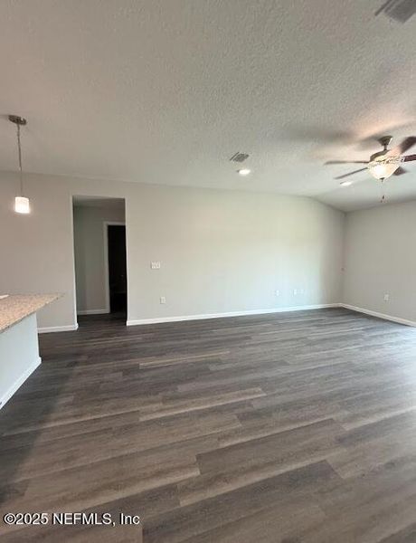 Spacious, unfurnished interior of a new home in , Jacksonville (Image 18).