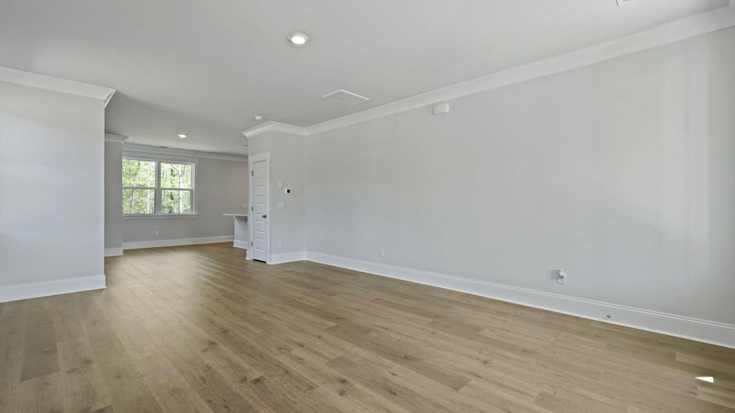 Spacious, unfurnished interior of a new home in Sheep Island, Summerville (Image 22).