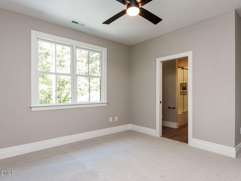 044-1280x960-bedroom 044-1280x960-bedroom