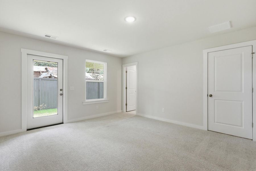 Spacious, unfurnished interior of a new home in Rhetts Cove, Johns Island (Image 19). Spacious, unfurnished interior of a new home in Rhetts Cove, Johns Island (Image 19).