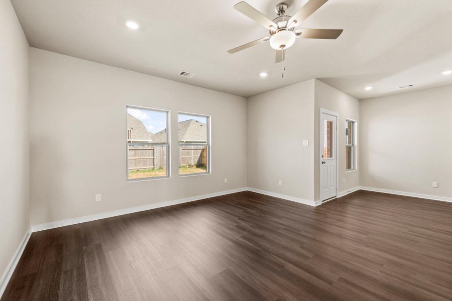 Spacious, unfurnished interior of a new home in Windrose Green, Angleton (Image 29).