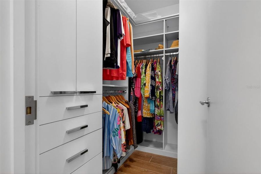 Furnished interior view inside a new home in , Longboat Key (Image 45).