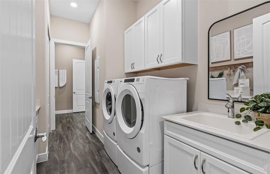 Furnished interior view inside a new home in Del Webb Oasis, Winter Garden (Image 33).