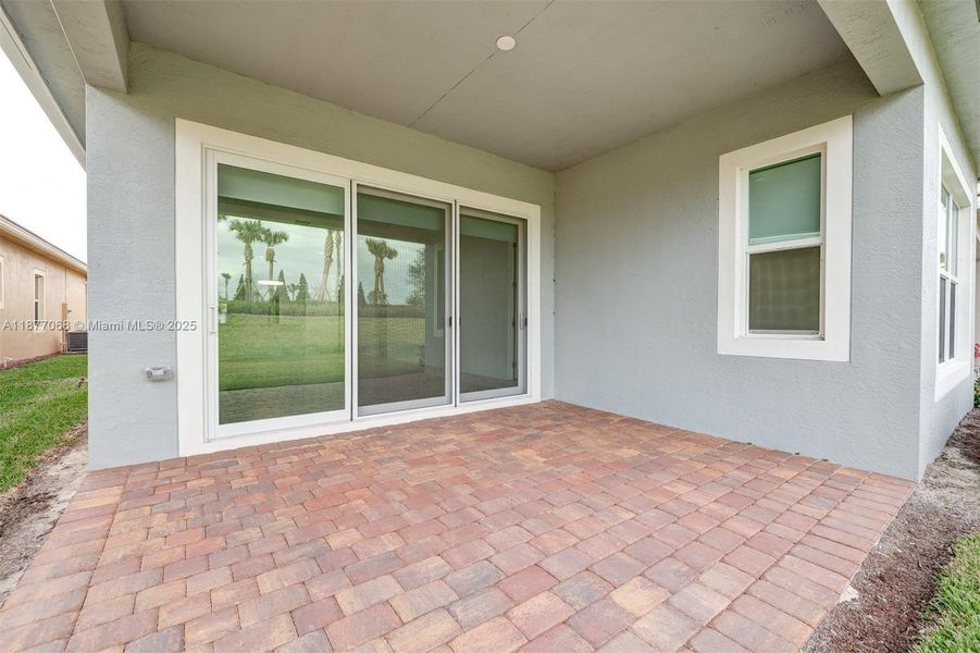 Spacious, unfurnished interior of a new home in , Port St. Lucie (Image 23).