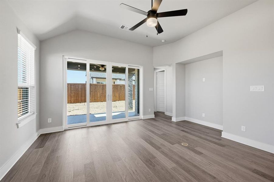 Spacious, unfurnished interior of a new home in Sandbrock Ranch, Aubrey (Image 21).